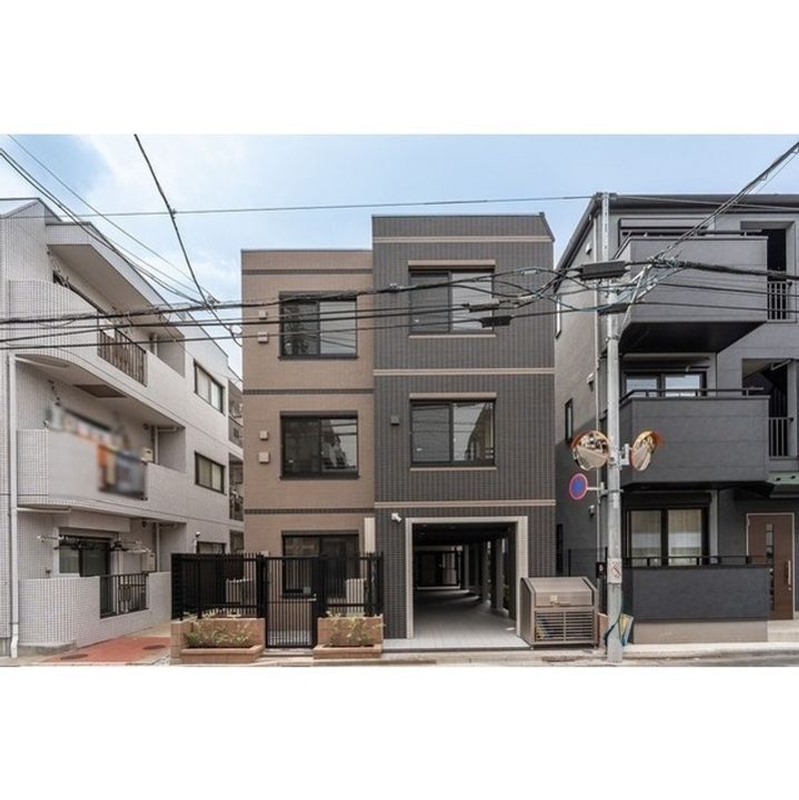 ウェルスクエア高円寺の外観