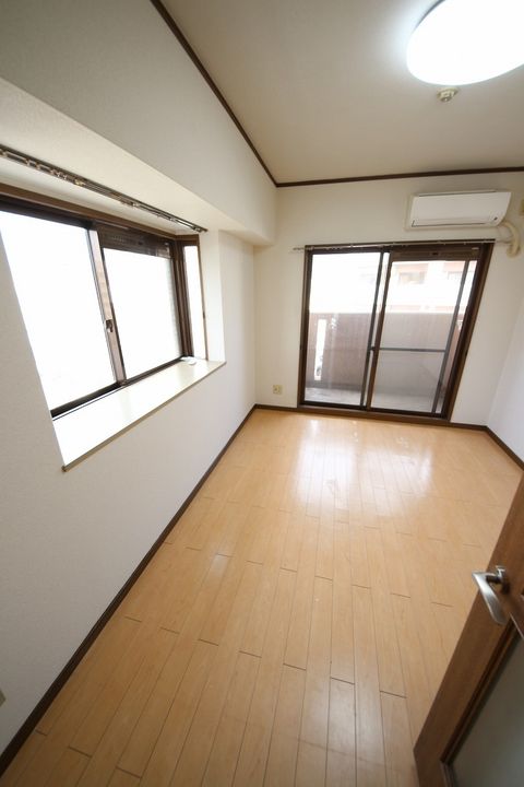 グレイス片野の居間