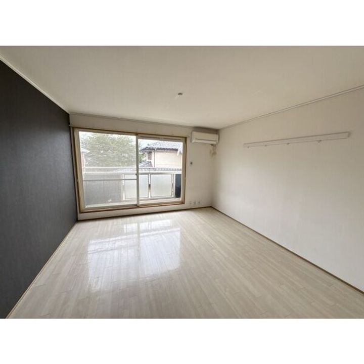 テクノポリス宝木の居間