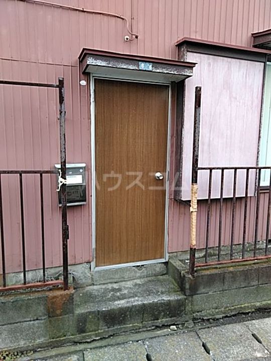 神奈川県平塚市札場町(一戸建)の賃貸物件の玄関