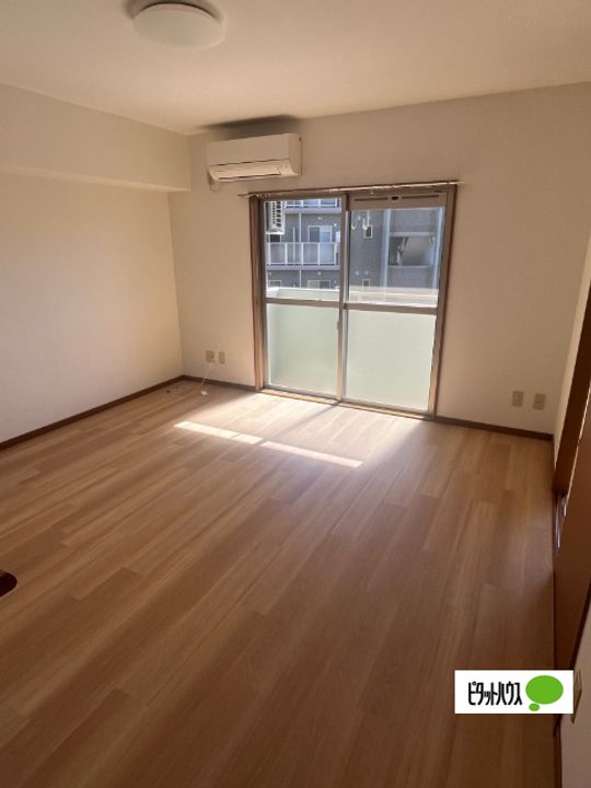 エヴァーグリーンの居間