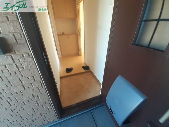 ナディア長折 B棟の玄関