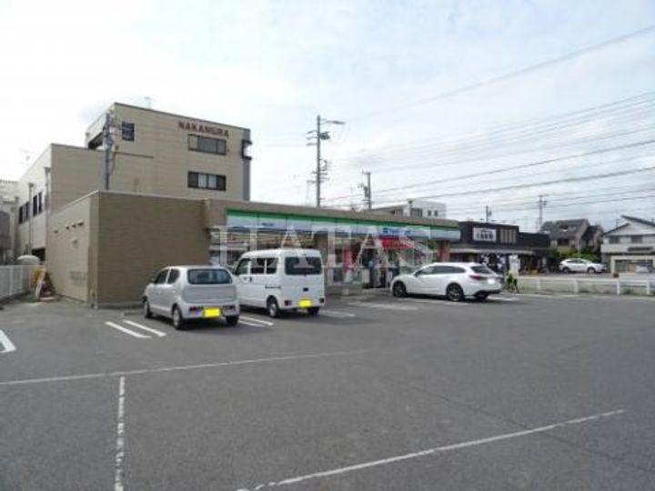 ファミール・Fの周辺