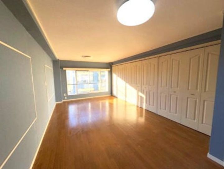 石澤商会学園西町ビルの内装