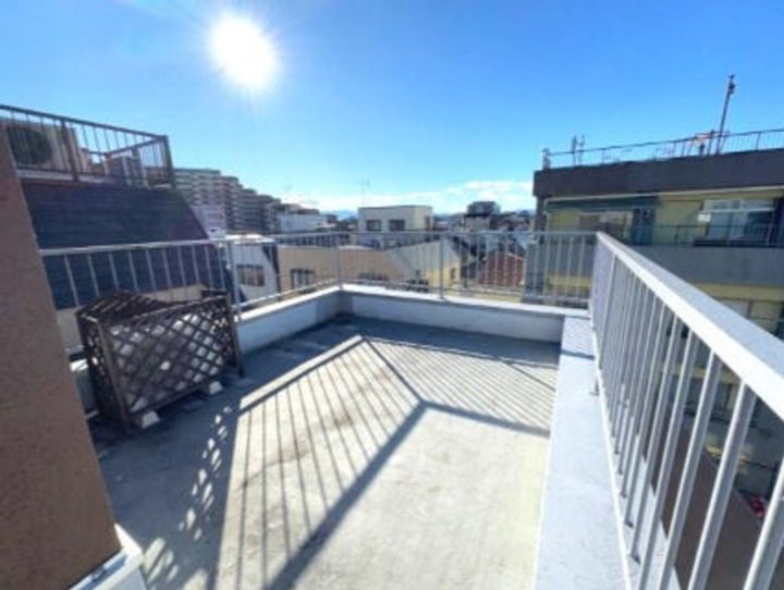 石澤商会学園西町ビルの内装