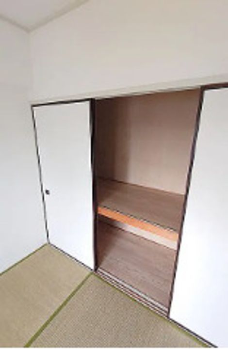 ロイヤルフラット野毛山弐番館の内装