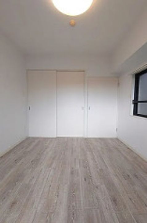 ロイヤルフラット野毛山弐番館の内装