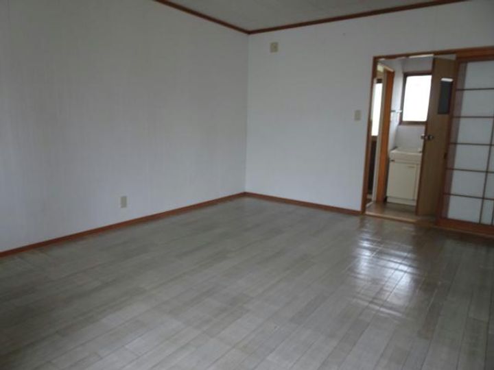 山口県岩国市立石町4(アパート)の賃貸物件の居間