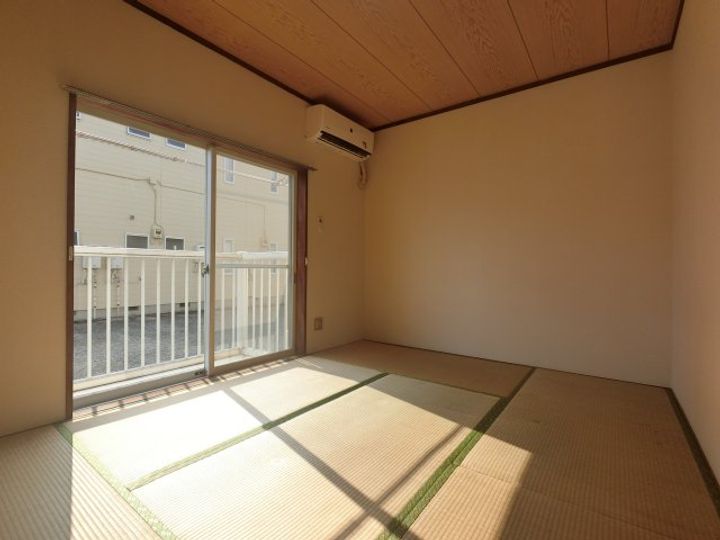 メゾン黒砂台C棟の居間