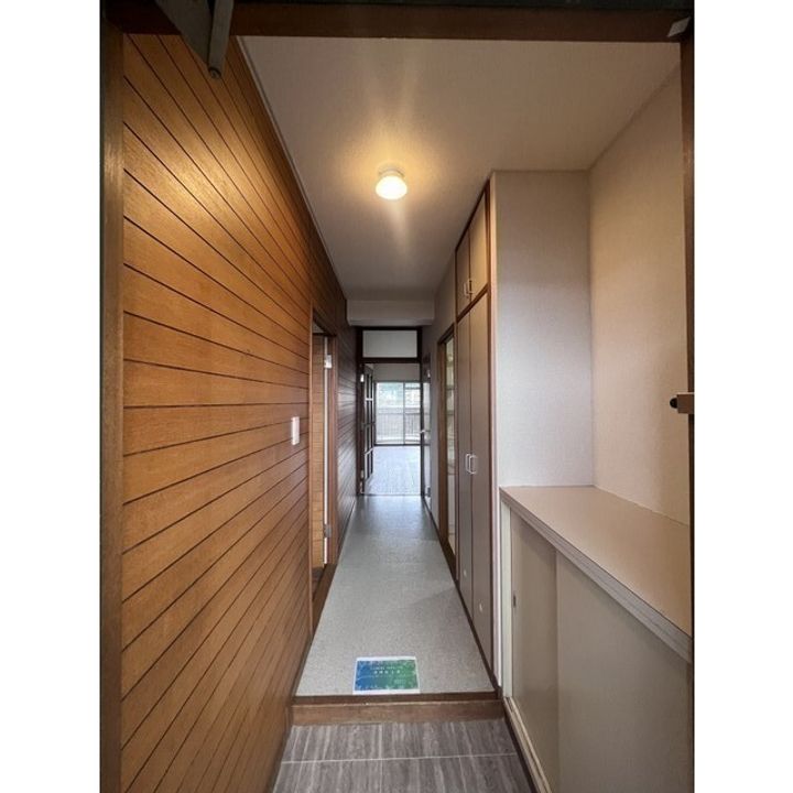 マーベリック横小路の玄関