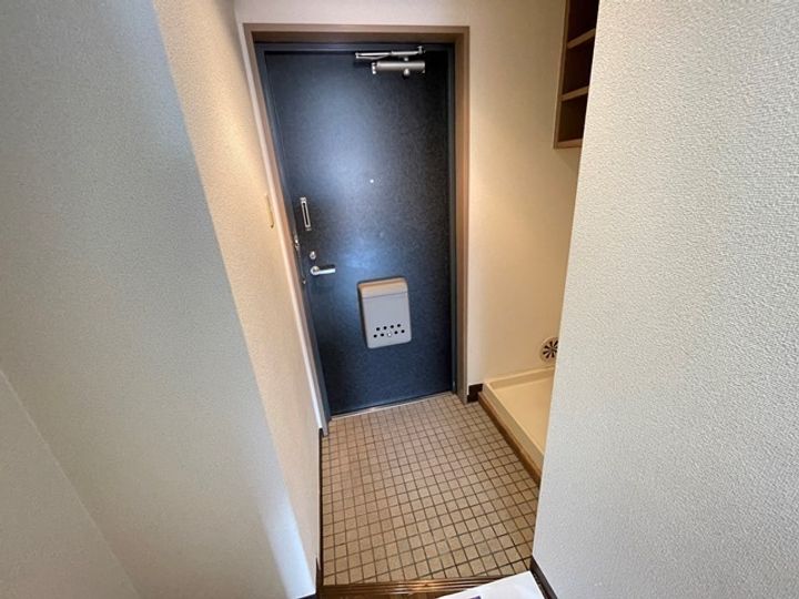 アヴニール古市橋の玄関