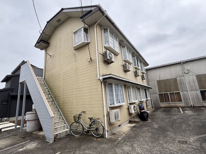 コーポ八軒台の外観