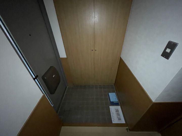 ハックベリーハイツの玄関