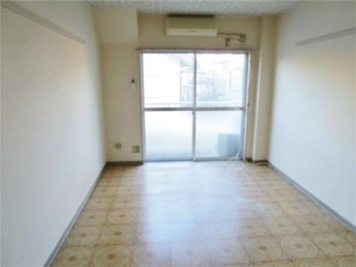 ロイヤル橋本(西橋本4)の居間