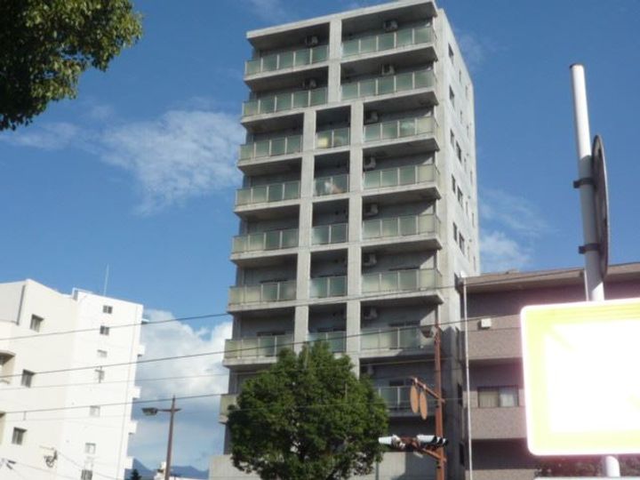 グランドゥール鴨池の外観