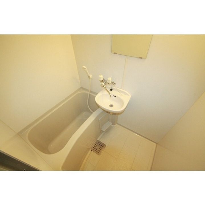 エクレールKVIの風呂