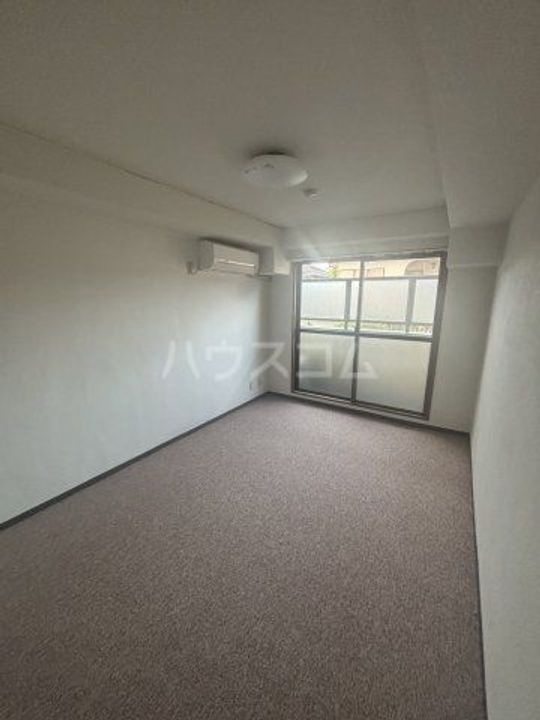 ソシアーレ・ミラン武蔵浦和の居間