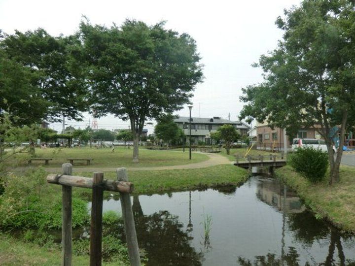 アビタシオンフレンドの周辺