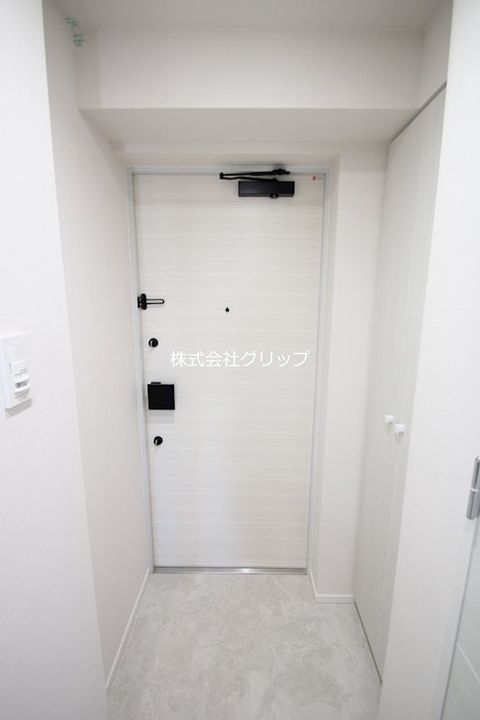 Le a横濱天王町六番館の玄関