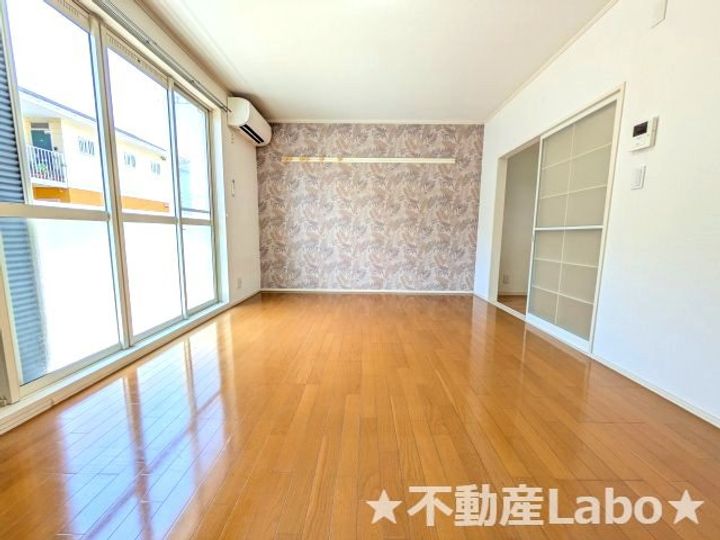 徳島県板野郡北島町鯛浜字大西(アパート)の賃貸物件の居間