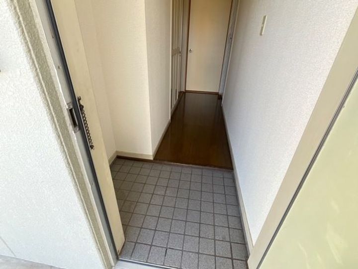 サンパレス尾崎の玄関