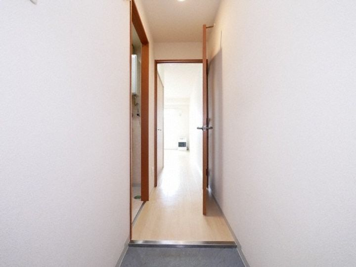 北海道札幌市中央区南九条西6(マンション)の賃貸物件の玄関