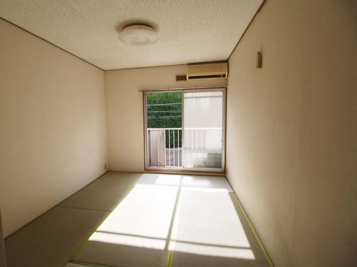 第一千束トキワコーポの居間