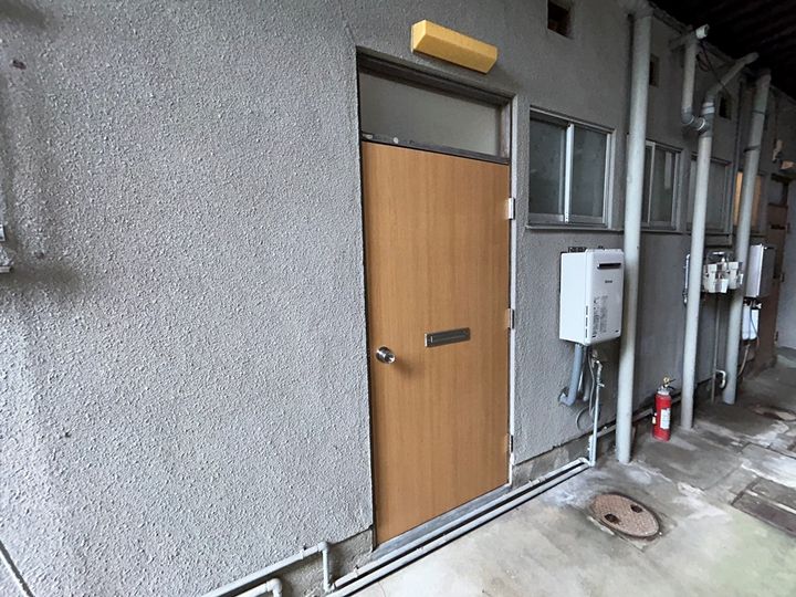 昇荘の玄関
