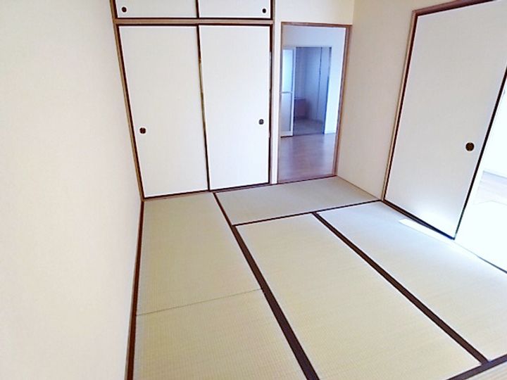 サンハイム山川の居間