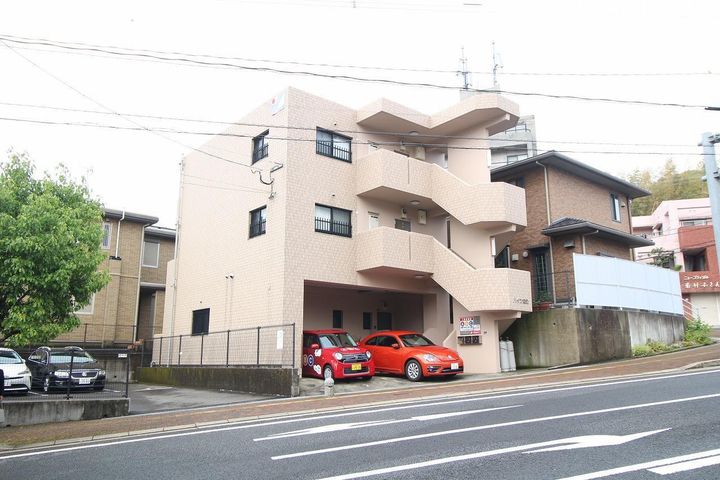 ハイツ松栄の外観