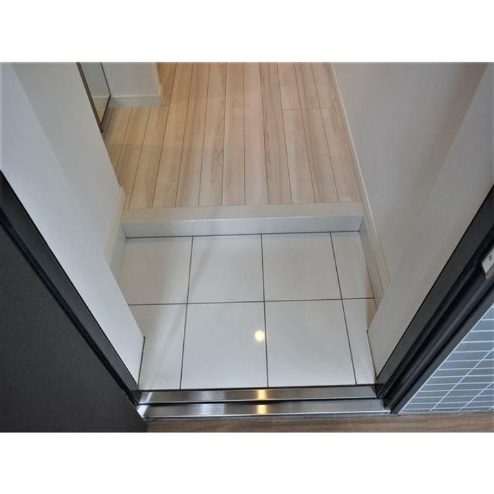 東京都港区高輪2(マンション)の賃貸物件の玄関