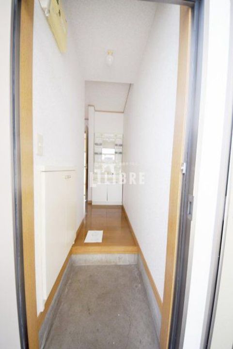 第5白王ハイツの玄関