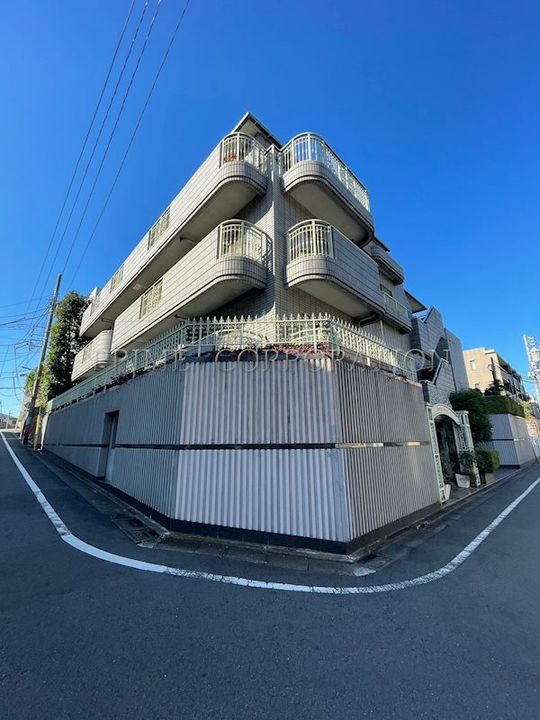 ラスターハウスの外観