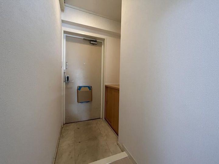 兵庫県明石市西明石西町2(マンション)の賃貸物件の玄関