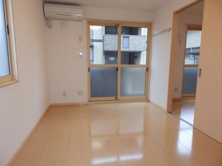 アルストロメリアの居間