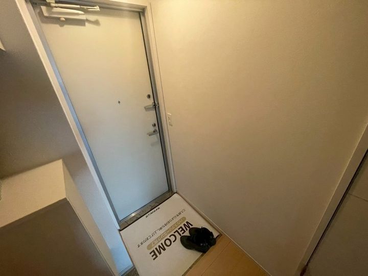 兵庫県姫路市亀山(アパート)の賃貸物件の玄関