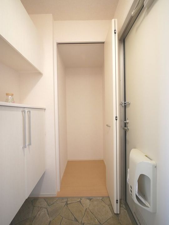 バローネ・イーストの玄関