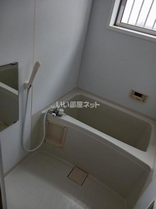 ステラ・アルピナB棟の風呂