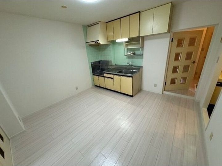 東京都日野市旭が丘1(マンション)の賃貸物件の居間