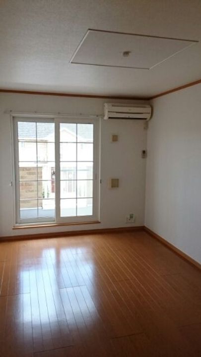 香川県高松市国分寺町国分(アパート)の賃貸物件の居間