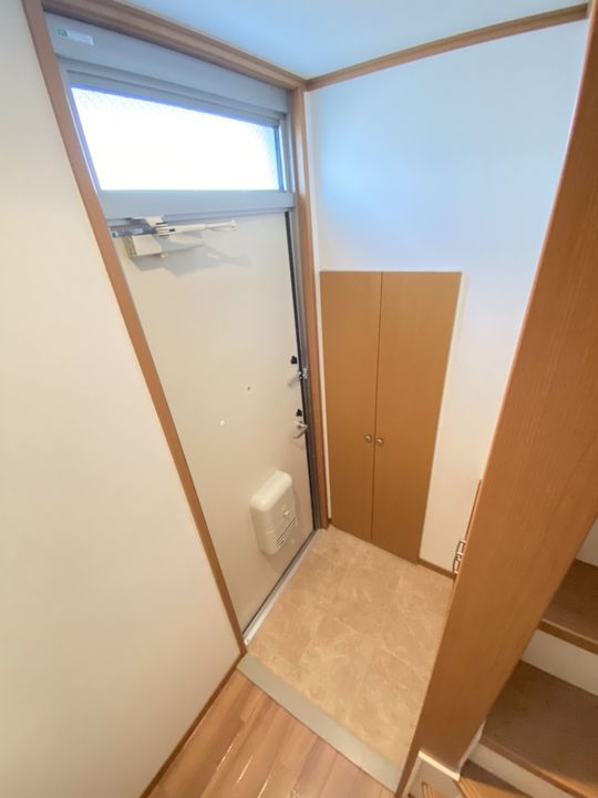 クレールベルヴィル立花B棟の玄関