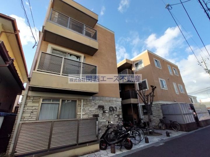大阪府東大阪市本町(マンション)の賃貸物件の外観