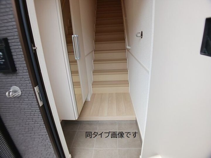 シャト―・バロンVIIの玄関