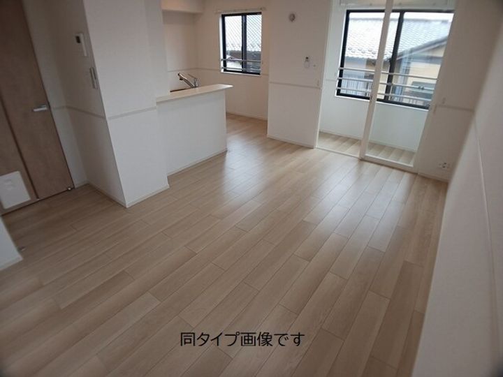 シャト―・バロンVIIの居間