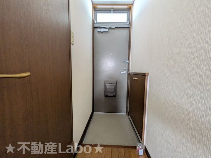 徳島県板野郡藍住町奥野字和田(アパート)の賃貸物件の玄関