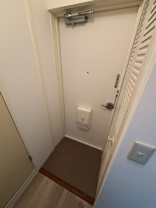 リバーサイド川内の玄関