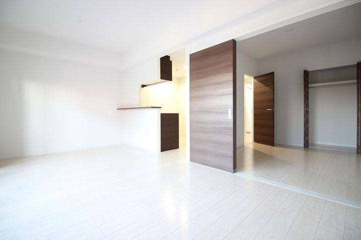 ハクゾウロッジングの居間