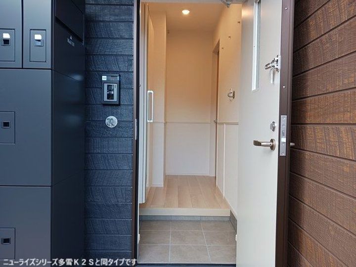 新潟県上越市南本町2(アパート)の賃貸物件の玄関