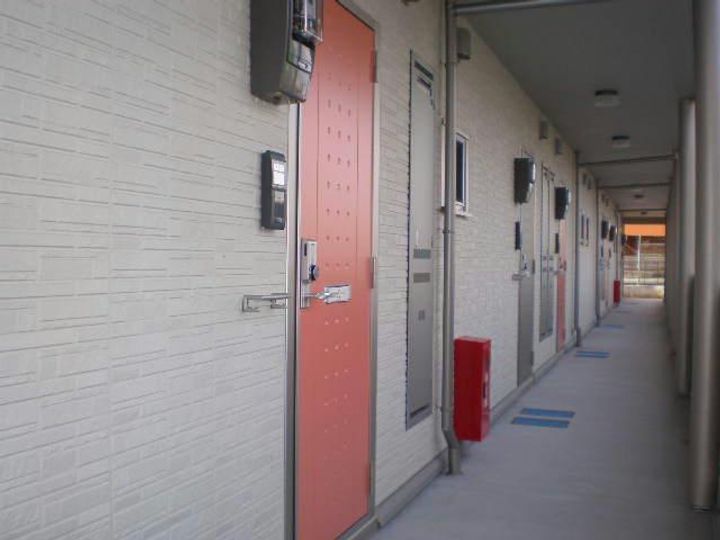 静岡県駿東郡長泉町下土狩(アパート)の賃貸物件の玄関