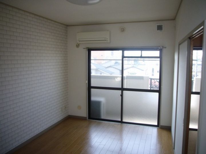 メゾン・エルドラドの居間